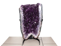 Amethyst Freiform auf Sockel